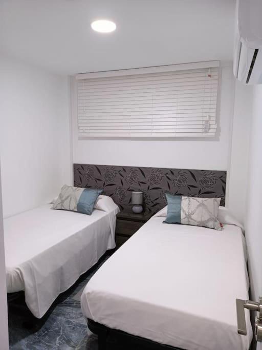 Modern Apartment Right In The Heart Of Benidorm Exteriör bild