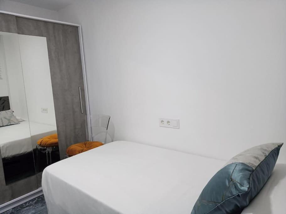Modern Apartment Right In The Heart Of Benidorm Exteriör bild