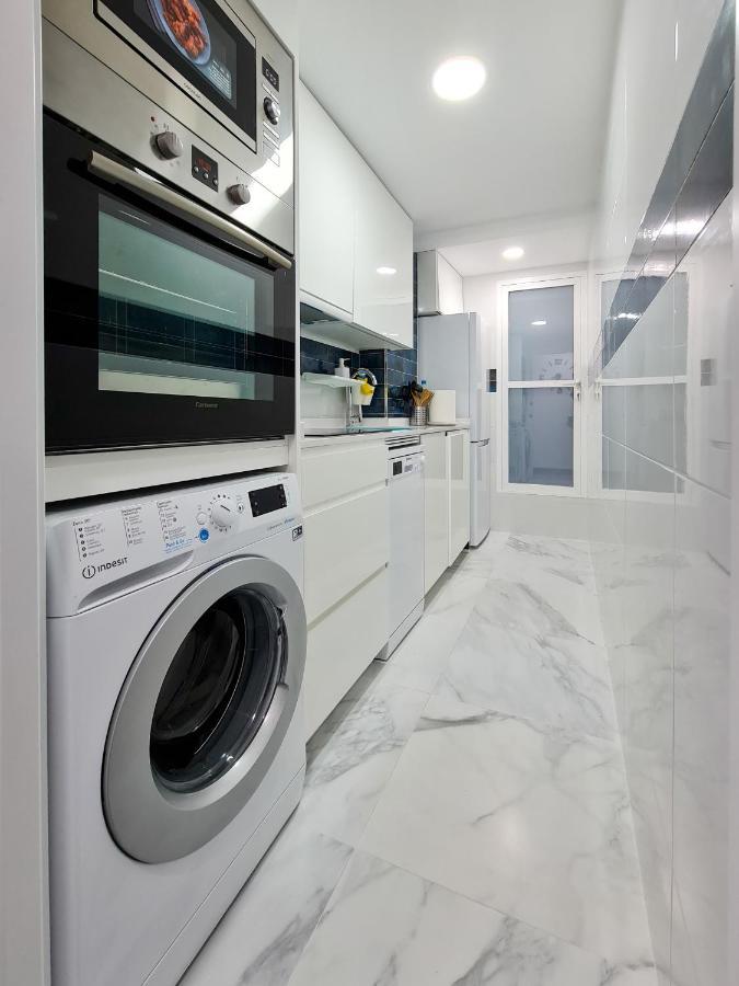 Modern Apartment Right In The Heart Of Benidorm Exteriör bild
