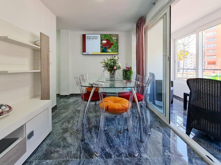 Modern Apartment Right In The Heart Of Benidorm Exteriör bild
