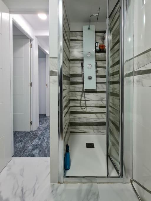 Modern Apartment Right In The Heart Of Benidorm Exteriör bild